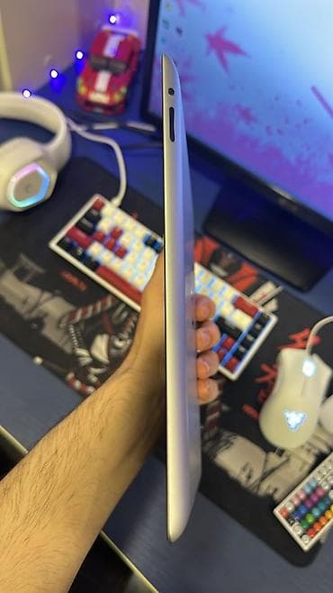 İpad 4 ideal veziyyətdə 16gb yaddaş,real alıcıya endirim olunacaq