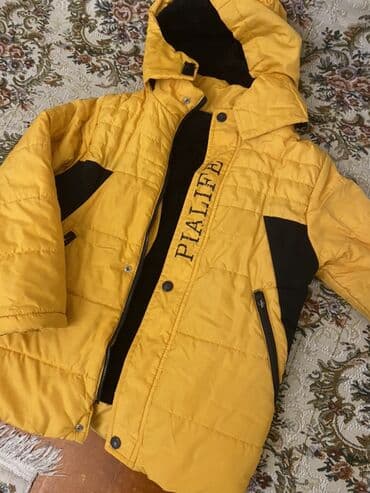 Uşaq üçün isti qış gödəkçəsi - Rəng: sarı, qara panellərlə - Model