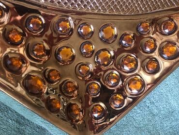 xar tutun faydaları: Qaşlarla bəzədilmiş əl işi. Qəhvəyi rəngdə — 2