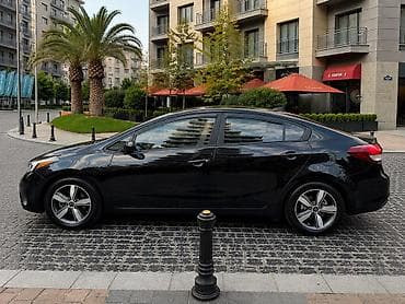 audi a7: Kia Forte: 2 l | 2017 il Sedan — 8