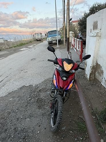 мотороллер муравей запчасти: Qırmızı-qara skuter/moped tipli motosiklet Texniki xüsusiyyətlər və — 5