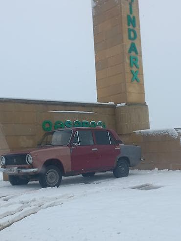 фара w210: VAZ 2101 sedan - Kuzov: 4 qapılı, klassik “Jiquli” dizaynı. Rəng – — 3