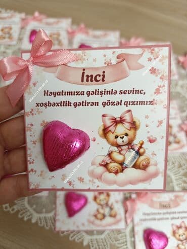 Usaq ad gunu pankartlari sifarisle hazirlanir.Sifarisler en az 2-3 gun