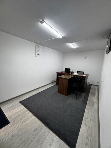 9 mkr kirayə evlər: Nesimi rayonu erazisinde, 9 mkr da Safa store binasinin qabaginda yola — 4