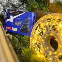 Yolka işıqları 1000lampa 100metr 25azn 200metr 35azn. Diqqət