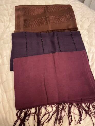 qadın şarfları snuda: Qadın şalı dəsti – 3 ədəd Rənglər: qəhvəyi, bənövşəyi və bordo. Qiymət — 2