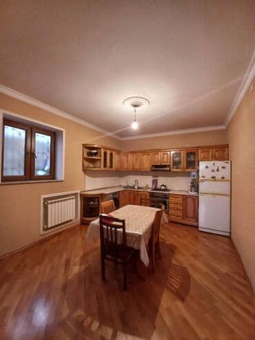 keşlədə satılan həyət evləri: 7 otaqlı, 272 kv. m, Orta təmir — 20