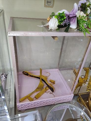 toy makyajları: Təcili satılır abyek bağlandığı üçün. 13əd. Gül daxil, veşilka, əlavə — 5