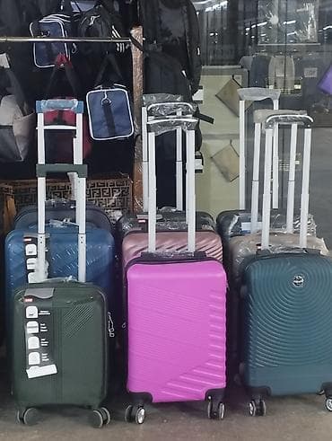 bas gitara: Sərnişin çamadanları və səyahət çantaları dəsti Çamadanlar 40 manatdan — 1