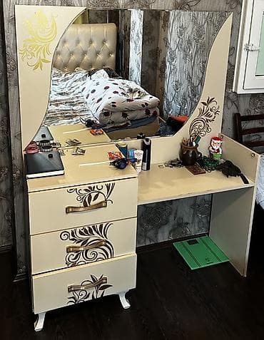 yazı masa: İşlənmiş, Güzgülü — 2