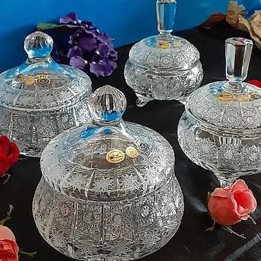 ag yolka: Tom 
2 eded konfet qabi cutu 230 azn
2 eded murebbe qabi cutu 185 azn — 2