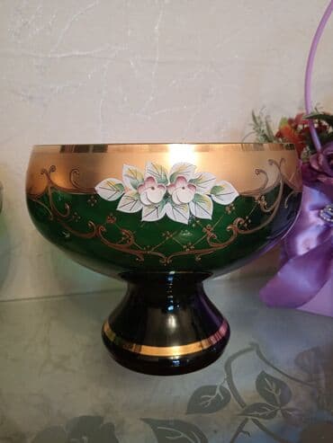 meyvə tərəvəz: Yaşıl rəngdə, qızılı haşiyəli, üzərində ağ güllər təsvir olunmuş iki — 3