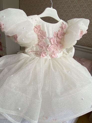 Bu ilin aprel ayında qızımın 1 yaşı üçün 180 azn-ə uşağın bədəninə