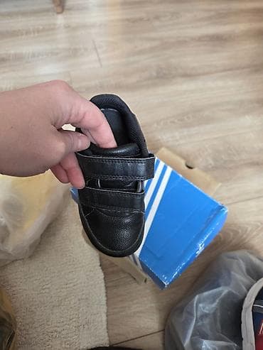 кросовки: Uşaq ayaqqabısı – Adidas, qara rəng - Model: Adidas (etiketdə ART — 3