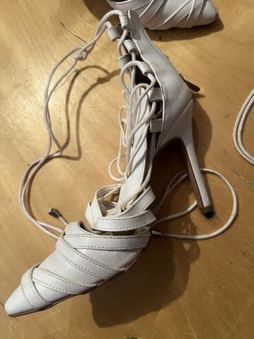 женская обувь больших размеров бишкек: Туфли, Размер: 35, цвет - Белый, Б/у — 3