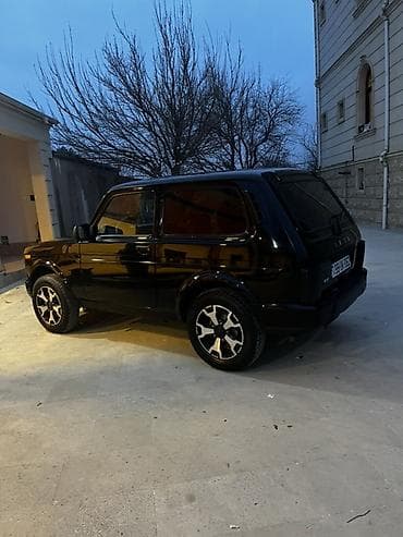 turbo.az vaz 21010: Lada 4x4 (Niva) — qara rəngli, 3 qapılı SUV Bez kraka. 2019 12 ci ay — 1