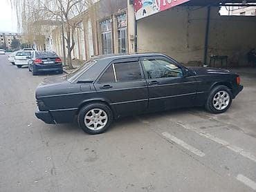 mercedes 208 d: Əvvala Salam Maşın ideal vəziyyətdədi. Otur sür maşındı. Bütün — 4
