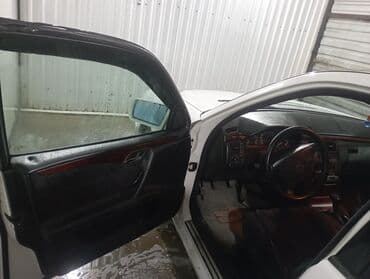 yeşqa mersedes: Mercedes-Benz E-Class: 2.2 l | Sedan — 4