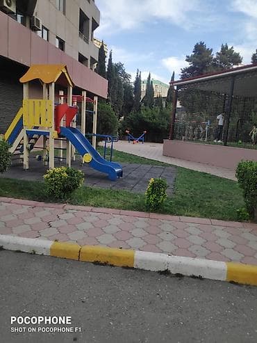 gence hostel: Gənclik metrosunun yanında, Koroğlu Rəhimov küçəsi 13a ünvanında, ABU — 3