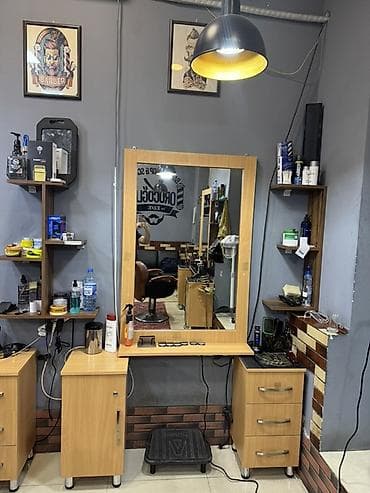 тап аз мебель бу: Xüsusiyyətlər: - Tam təchizatlı bərbər stansiyası: böyük güzgü — 1