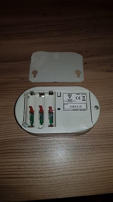 Tozsoranlar: Qaz, tüstü, detector. Xaricdən gəlmədir. Batareya ilə işləyir. Газ — 8