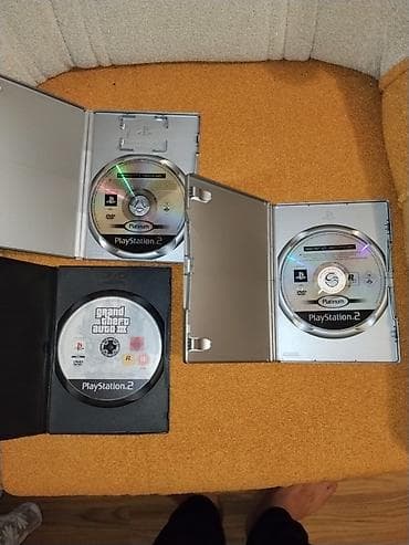 500gb hard disk: Ps 2 satilir 2 pult 1 i teze kimi az islenmis obiri 3 duymesi islemir — 3