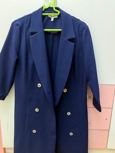 qadın ucun donlar: Dərin göy rəngdə qadın blazer donu. Geniş yaxalıq və üçdə bir qol — 2