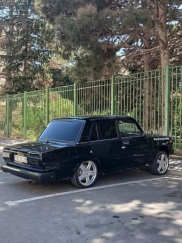 opel astra unversal: VAZ 2107 sedan – fərqli vizuallaşdırılmış klassik model - Kuzov: qara — 2
