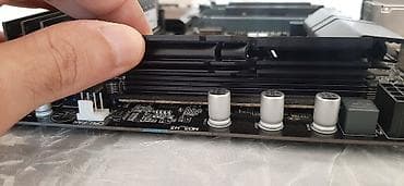 prosessor satilir: Bundle satılır - 350 AZN Ana plata : Gigabyte GA-Z170XP-SLI CPU  — 4