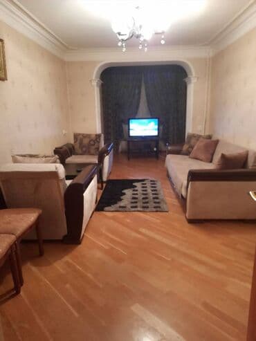 məhəmmədi kirayə: Qaraev metrosunun yaxınlığında 5 mertebeli binanın 3-cu mərtəbəsində — 12