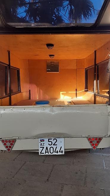 tufan m50 satilir: Yüngül qoşqu – salonlu, pəncərəli, açılan arxa qapaqlı — 5