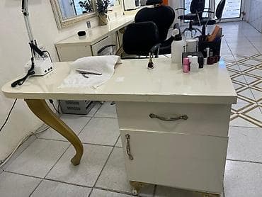 salon pastavkasi: Salon mebelləri 500 Aznə satılır. 2 güzgü,3 skaf, 2 manikur masası — 3