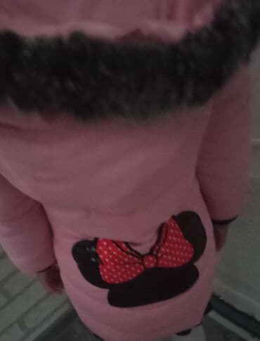 usaq paltar: Uşaq qız üçün qışlıq şişmə gödəkçə. tezedr az geylib 5-6 yasa - Rəng — 2