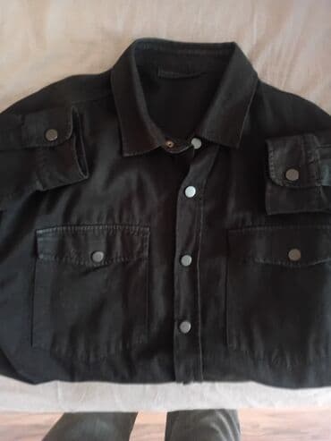 qara saroçka: Orta qalınlıqda M- ölcü pambıq qara knopkalı köynək — 2