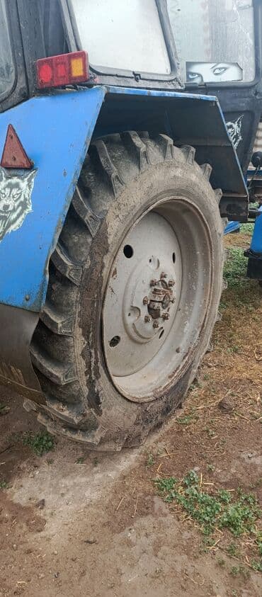 satisda olan traktorlar: Traktor Belarus (MTZ) 80, 1992 il, 80 at gücü, motor 5.8 l, İşlənmiş — 5