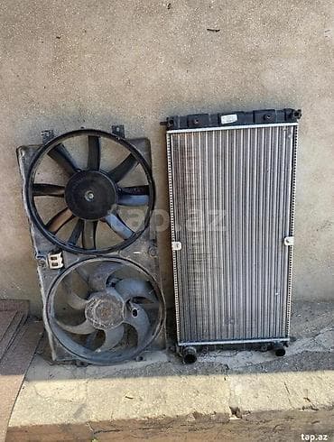 Mühərrik soyutma radiatorları: Avtomobil soyutma sistemi üçün komplekt hissələr: - Radiator — 1