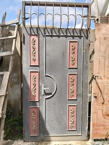 infacol kapi: Dəmir giriş qapısı və üst barmaqlıqla birlikdə. Xüsusiyyətlər: - — 1