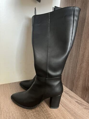 Qadın çəkməsi – dizaltı, qara rəng - Material: süni dəri (hamar