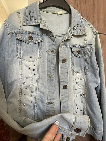 Paltolar: Açıq mavi rəngdə qadın cins gödəkçə - Kəsim: klassik, düyməli, yüngül — 1