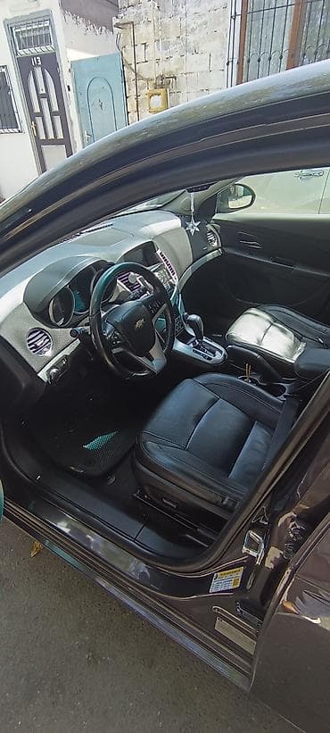 ford satisi: Chevrolet Cruze: 1.4 l | 2015 il 116857 km Sedan — 7