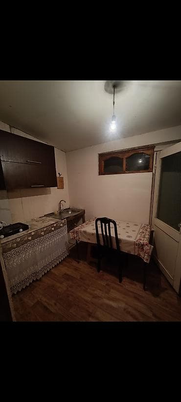 heyet evleri: 30 kv. m, 1 otaqlı — 2