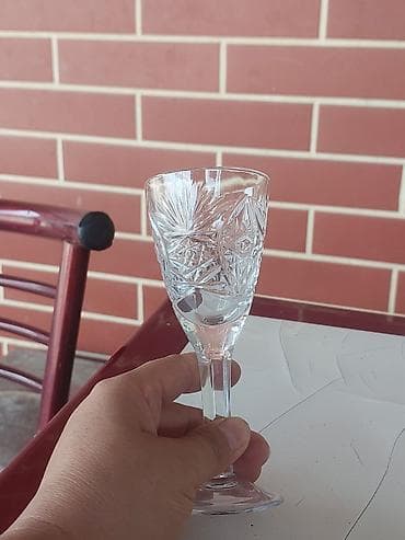 caynı serviz: Antik üslubda qab-qacaq dəsti axdarıram,tək də cütdə axdardığım var - — 1