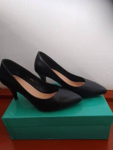 женские бежевые замшевые туфли: Туфли, Размер: 35, цвет - Черный, Б/у — 2