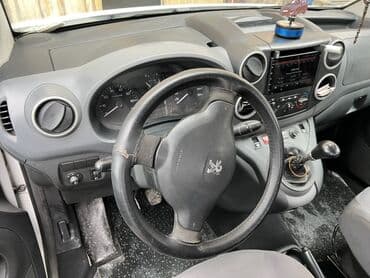 maşın nolatı: Peugeot Partner (ağ rəng, miniven/kombi tipli gövdə) Maror karopqa — 5