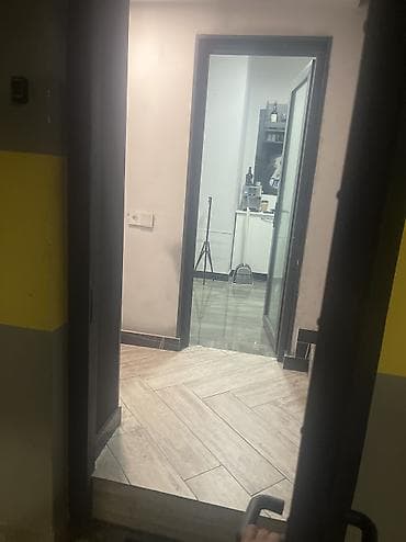 28 mayda oteller: Kirayə verilir – Salonun icinde ayrica girisi qabaq terefden girisi — 4