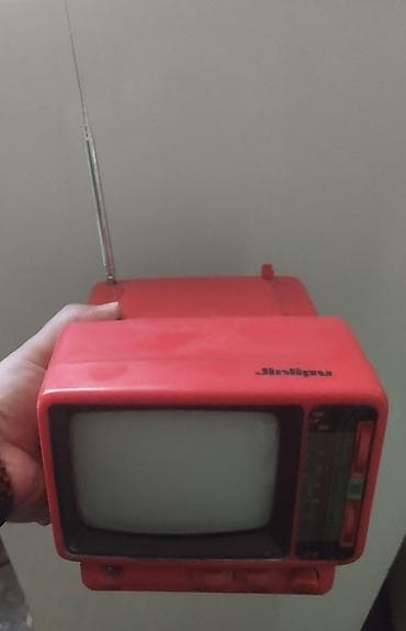 saatlar type 1: Vintage kolleksiya dəsti - Portativ mini TV: Qırmızı korpuslu — 1