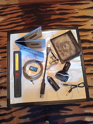 kompyuter hissələri: Elektron aksesuarlar dəsti Dəst tərkibi: - Avtomobil üçün 2x USB şarj — 8