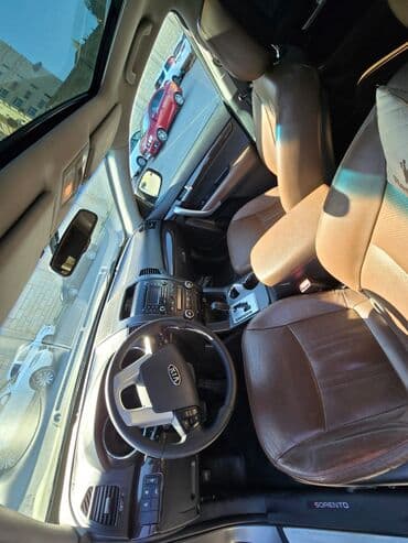 maşın adları: Kia Sorento: 2.4 l | 2011 il Krossover — 6