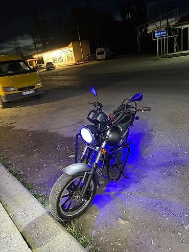 işıq: Kruizer tipli yol motosikleti Xüsusiyyətlər: - Korpus: qara rəng — 2