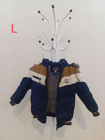 Kia: Uşaq üçün qış gödəkçəsi - Rənglər: tünd göy, krem və qəhvəyi panellər — 1